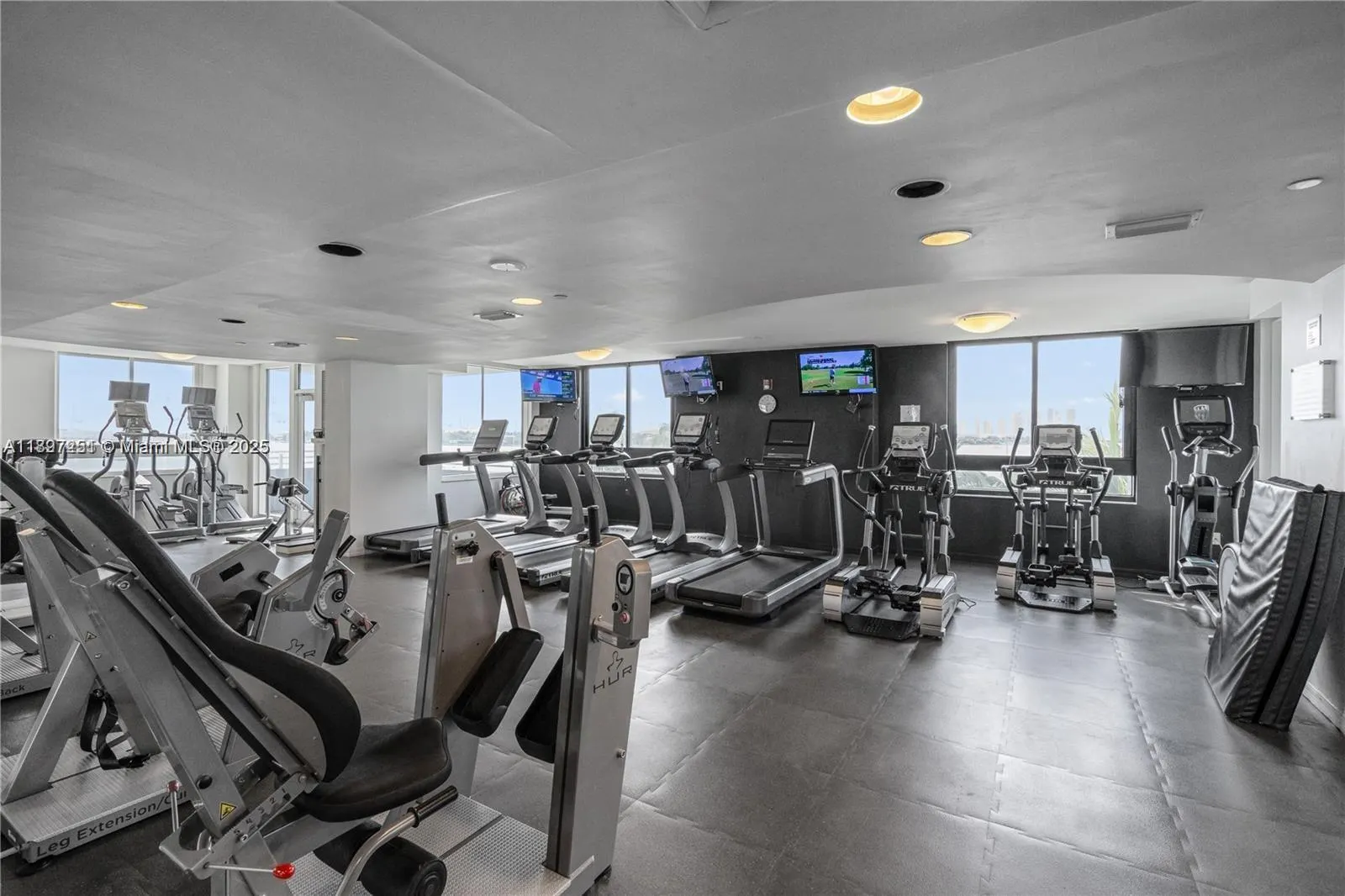 1330 West Ave, #2601