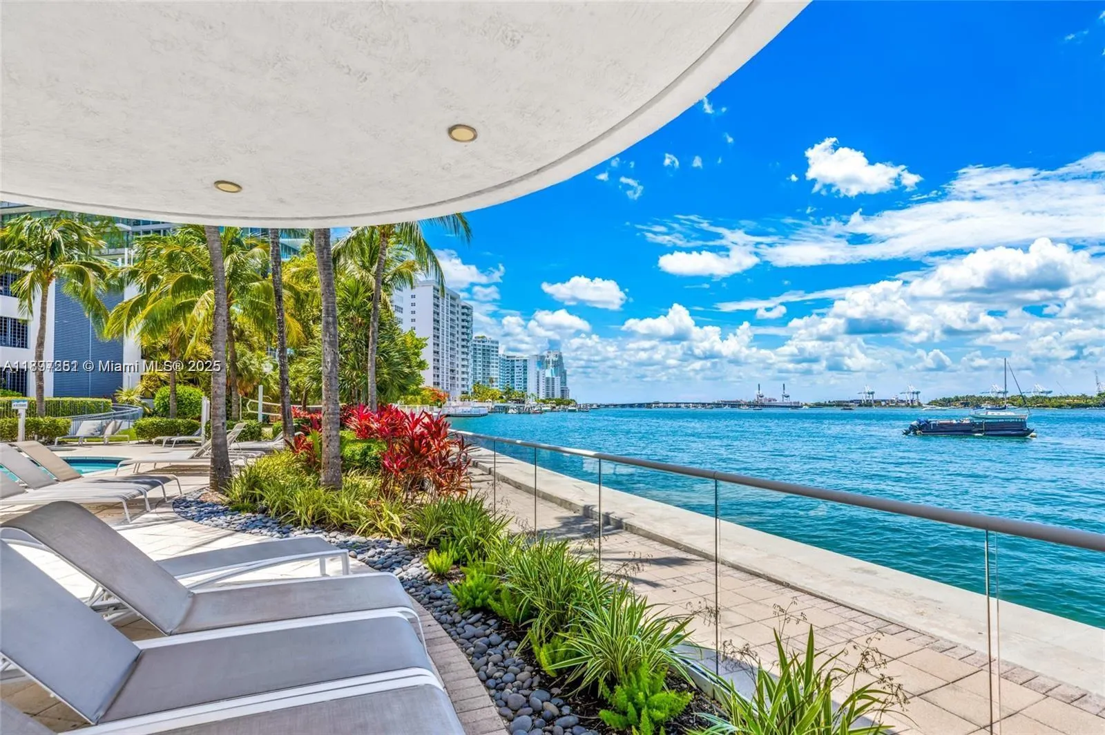 1330 West Ave, #2601