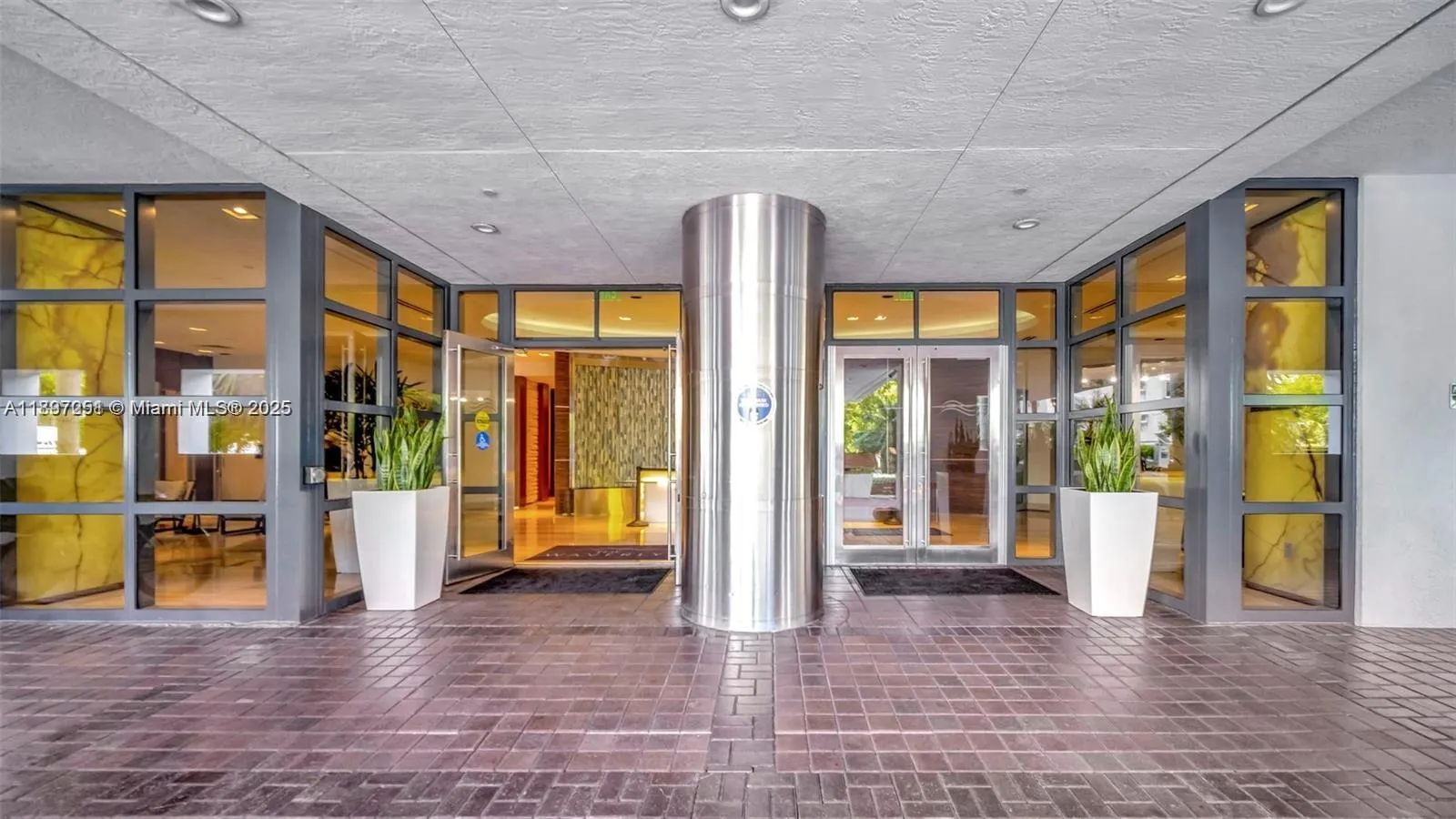 1330 West Ave, #2601
