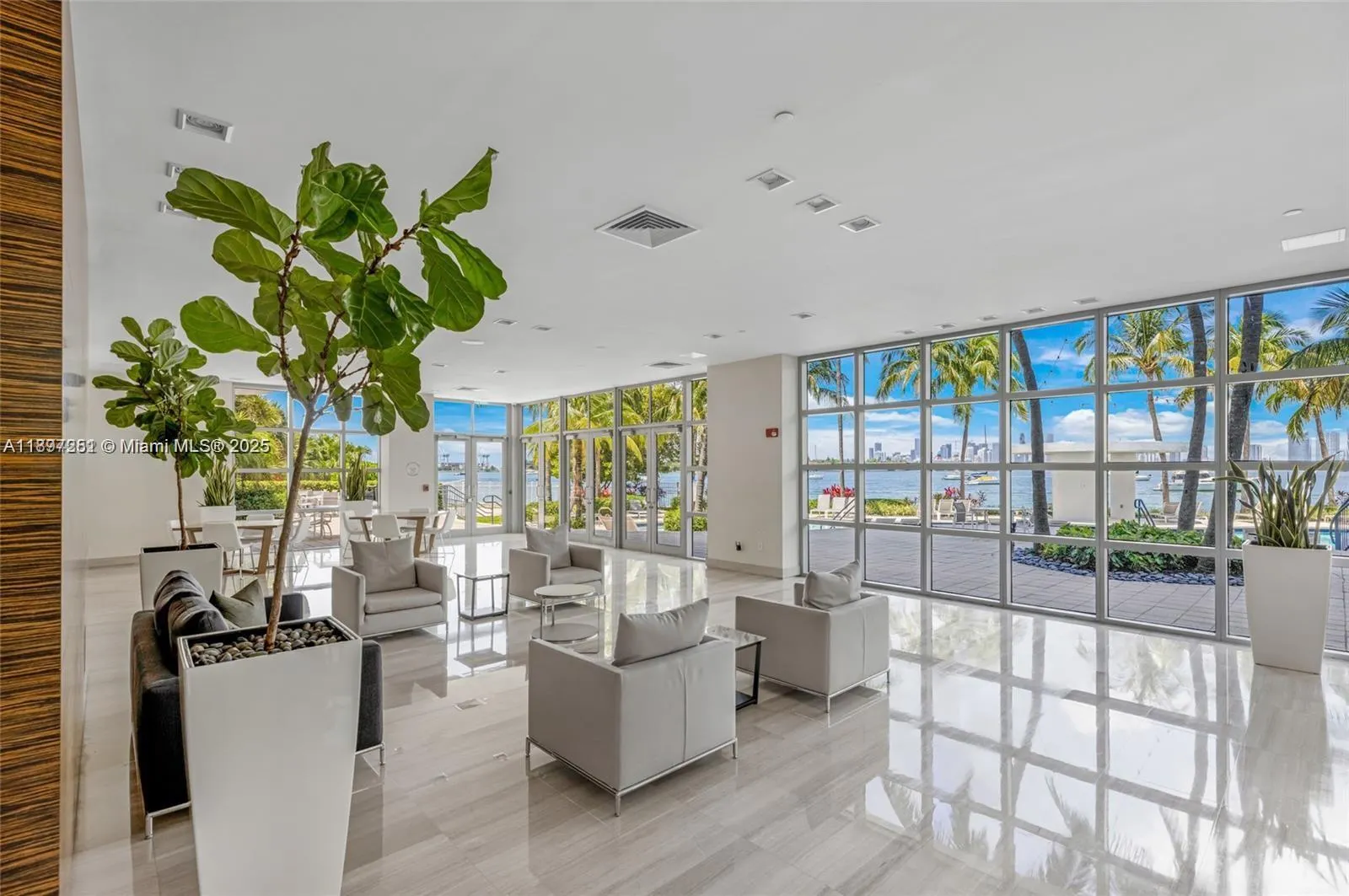 1330 West Ave, #2601