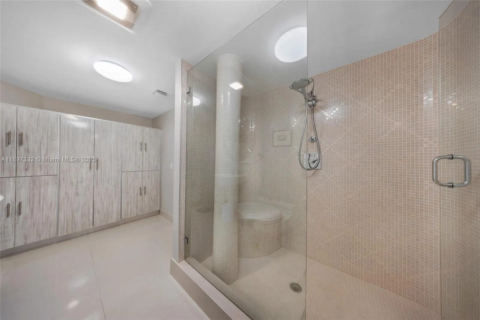 1717 N Bayshore Dr, #A-2638