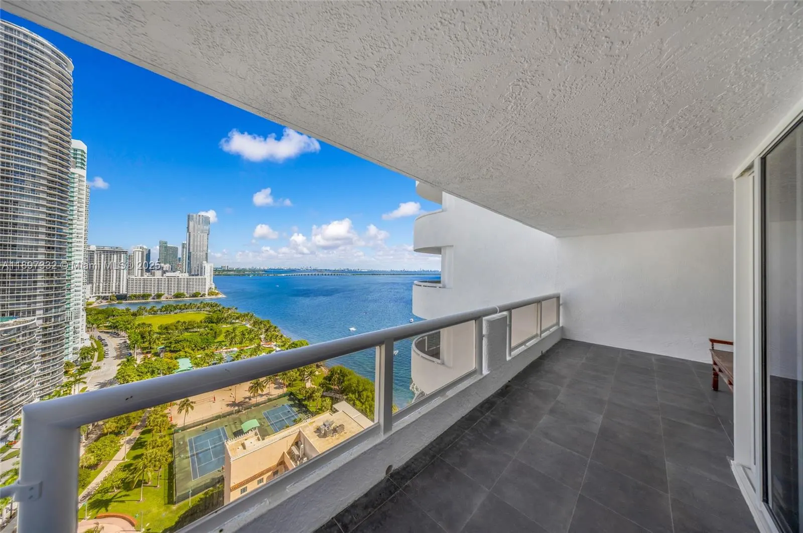 1717 N Bayshore Dr, #A-2638