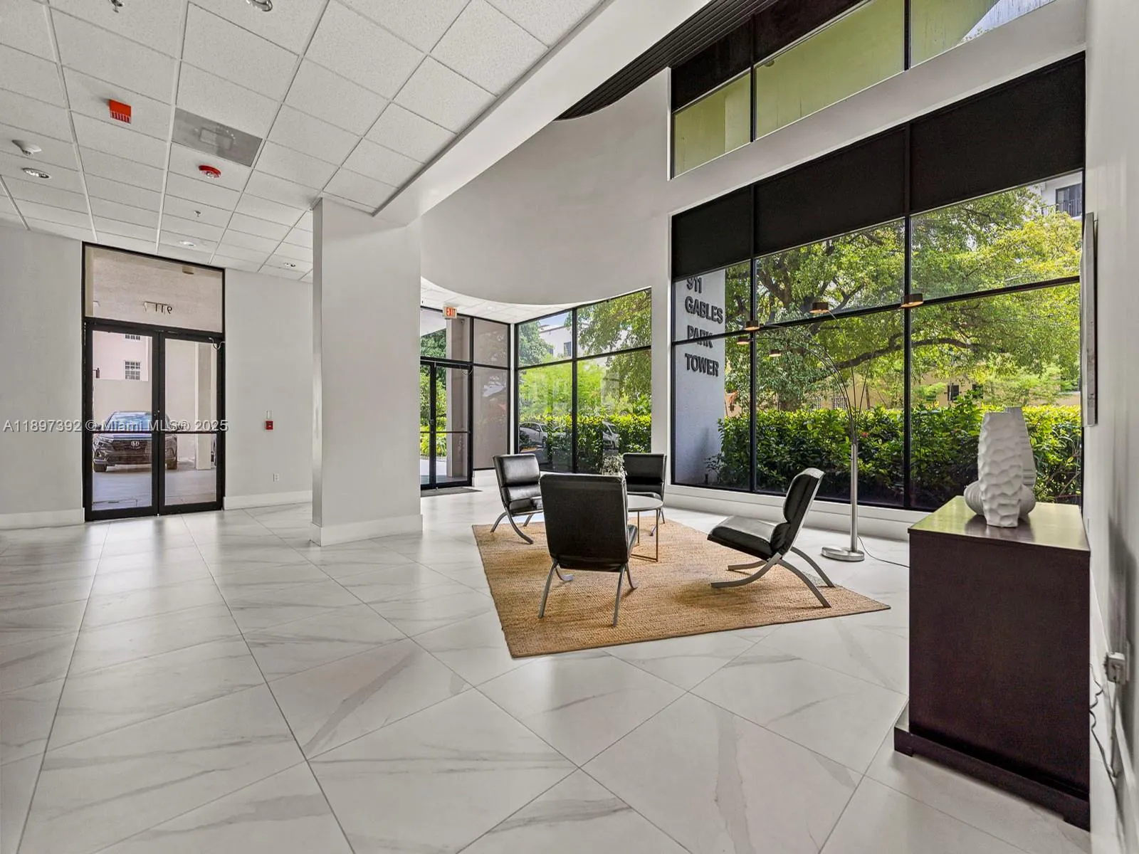 911 E Ponce De Leon Blvd, #1601