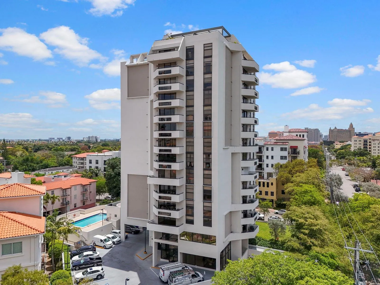 911 E Ponce De Leon Blvd, #1601