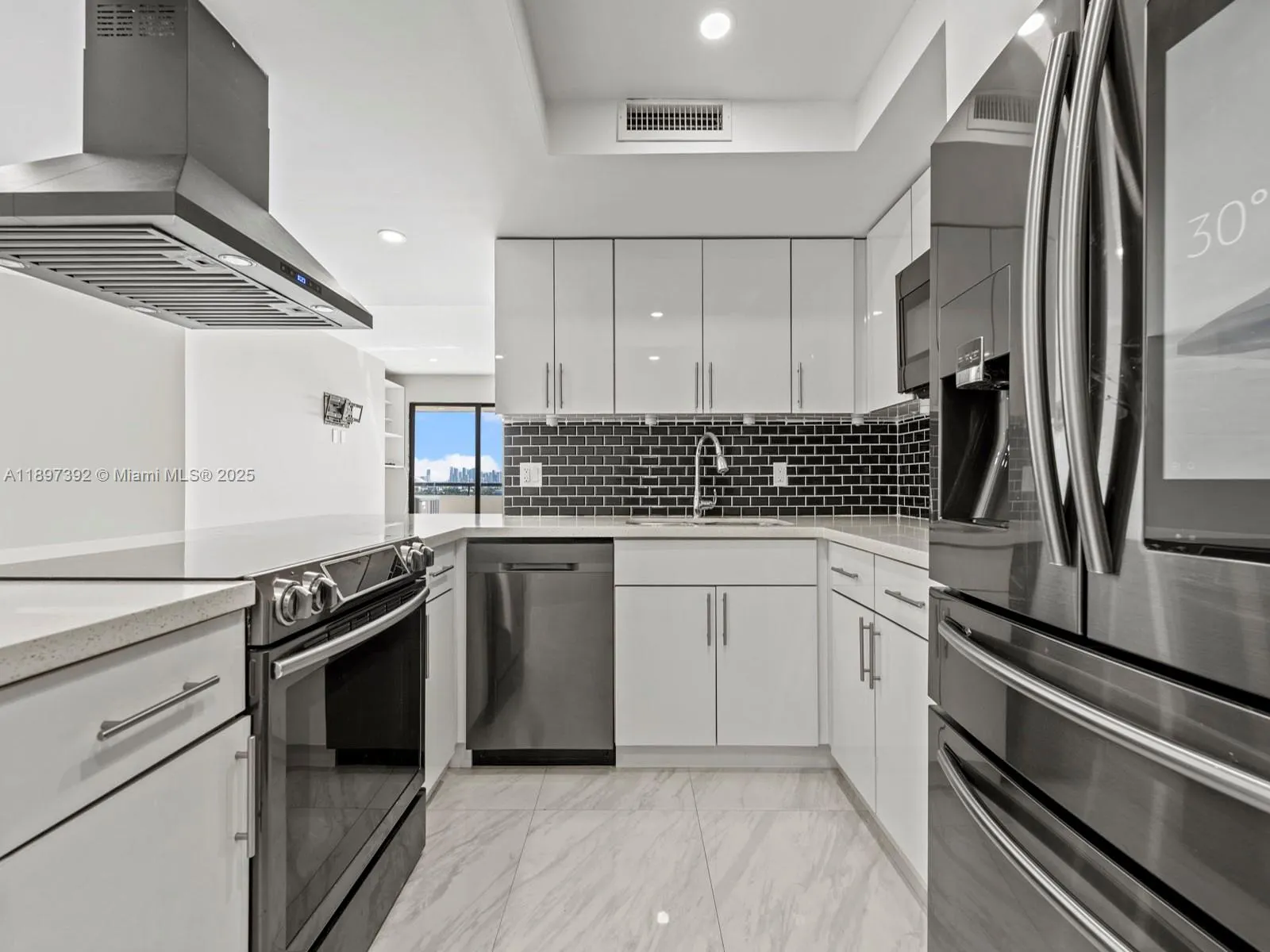 911 E Ponce De Leon Blvd, #1601