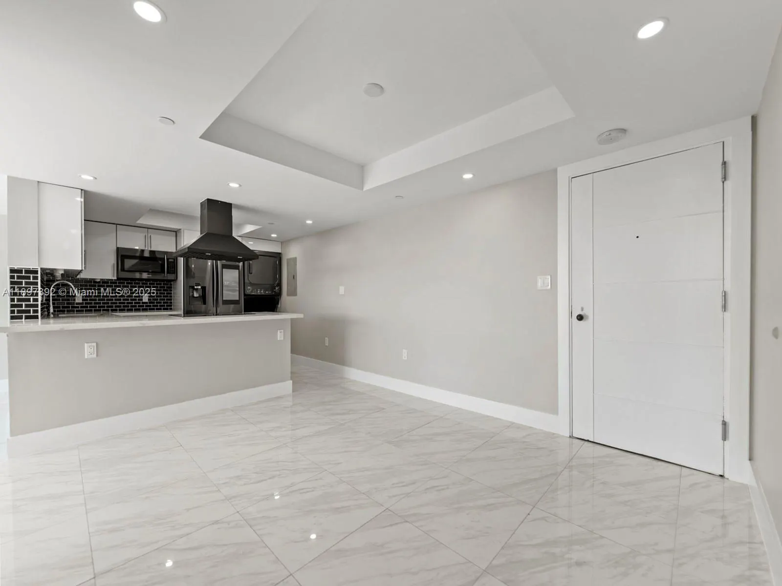 911 E Ponce De Leon Blvd, #1601