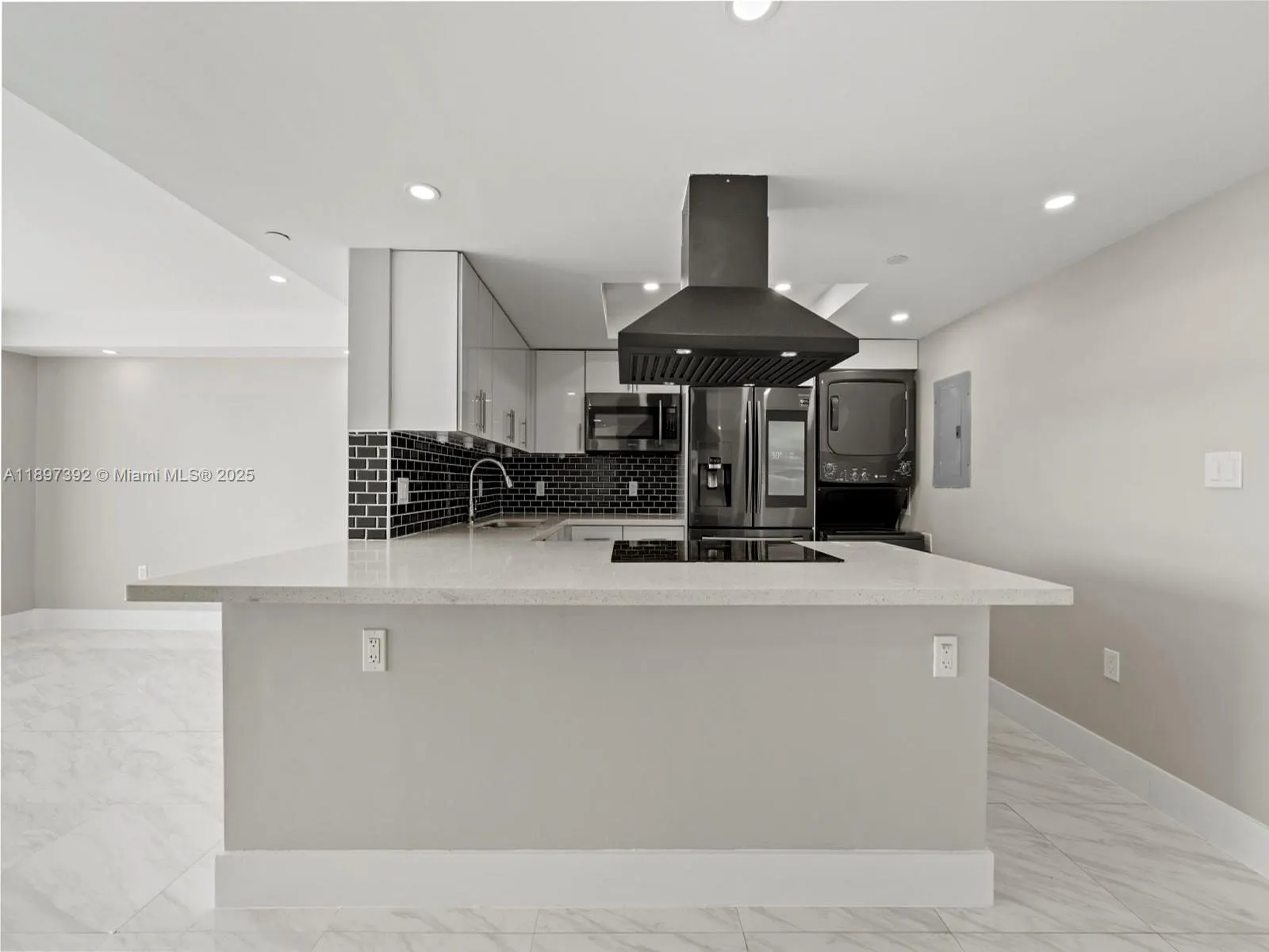 911 E Ponce De Leon Blvd, #1601