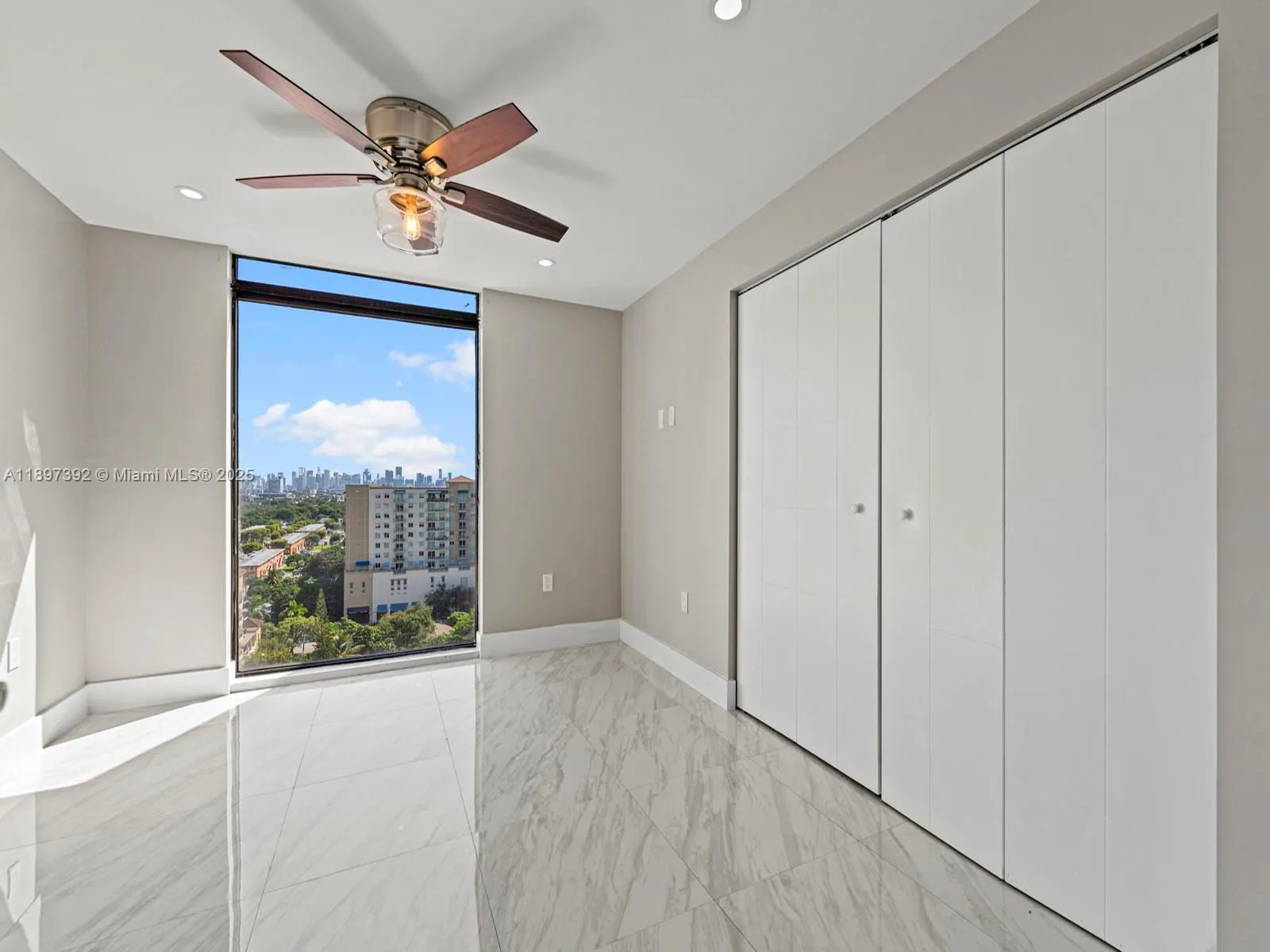 911 E Ponce De Leon Blvd, #1601