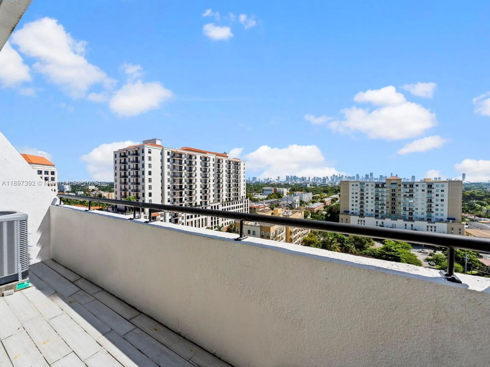 911 E Ponce De Leon Blvd, #1601