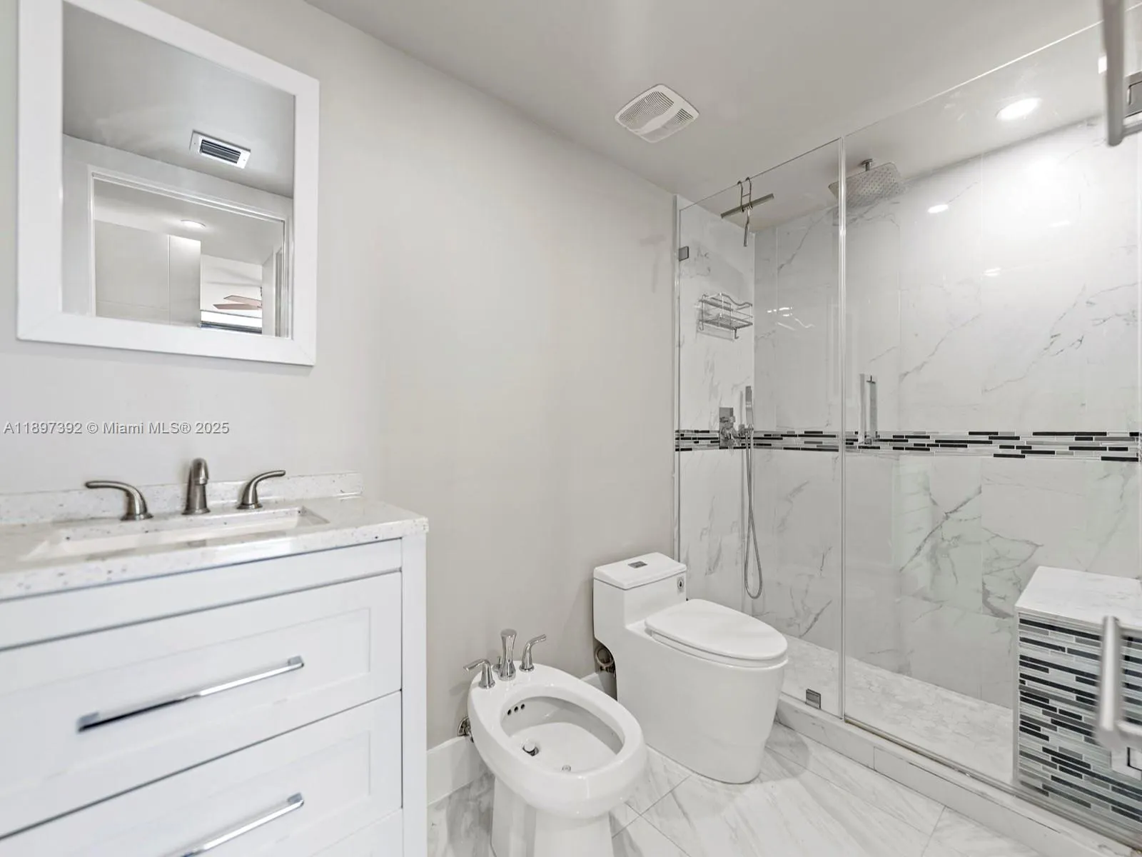 911 E Ponce De Leon Blvd, #1601