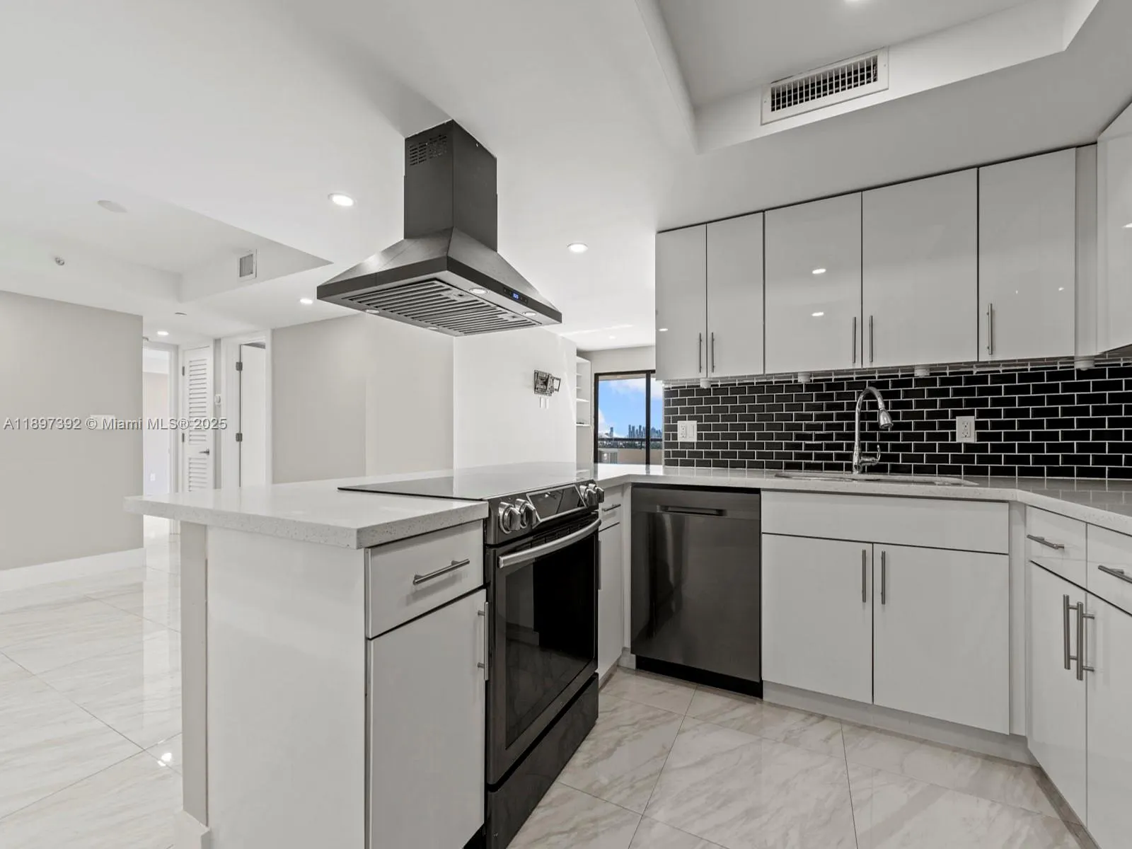 911 E Ponce De Leon Blvd, #1601