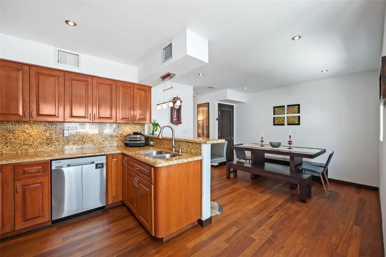 261 Navarre Ave, #A-3