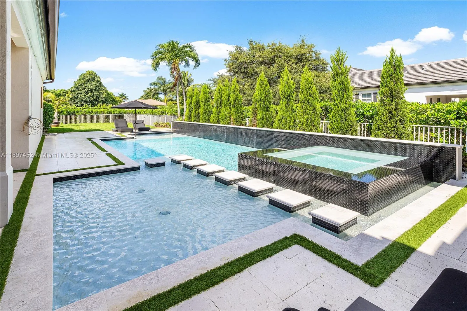 12525 SW 15th Mnr