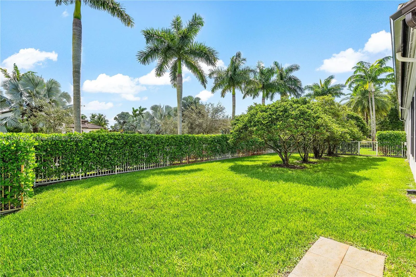 12525 SW 15th Mnr