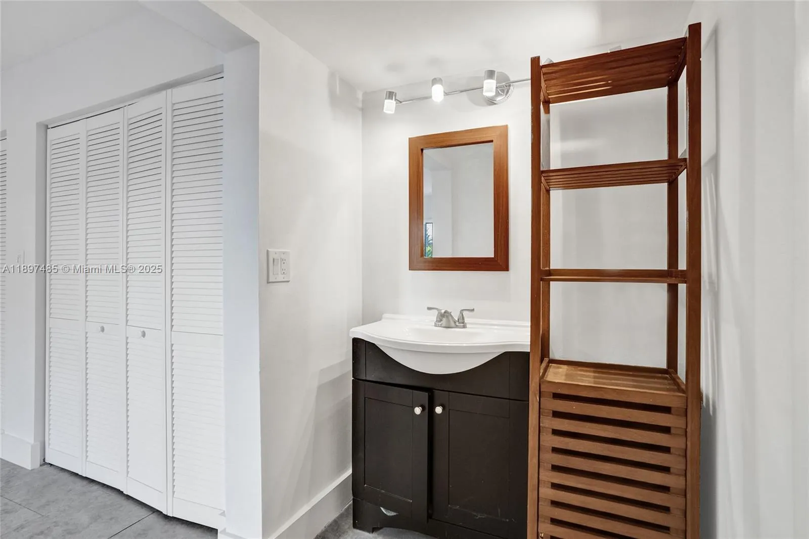 20332 NE 34th Ct, #26