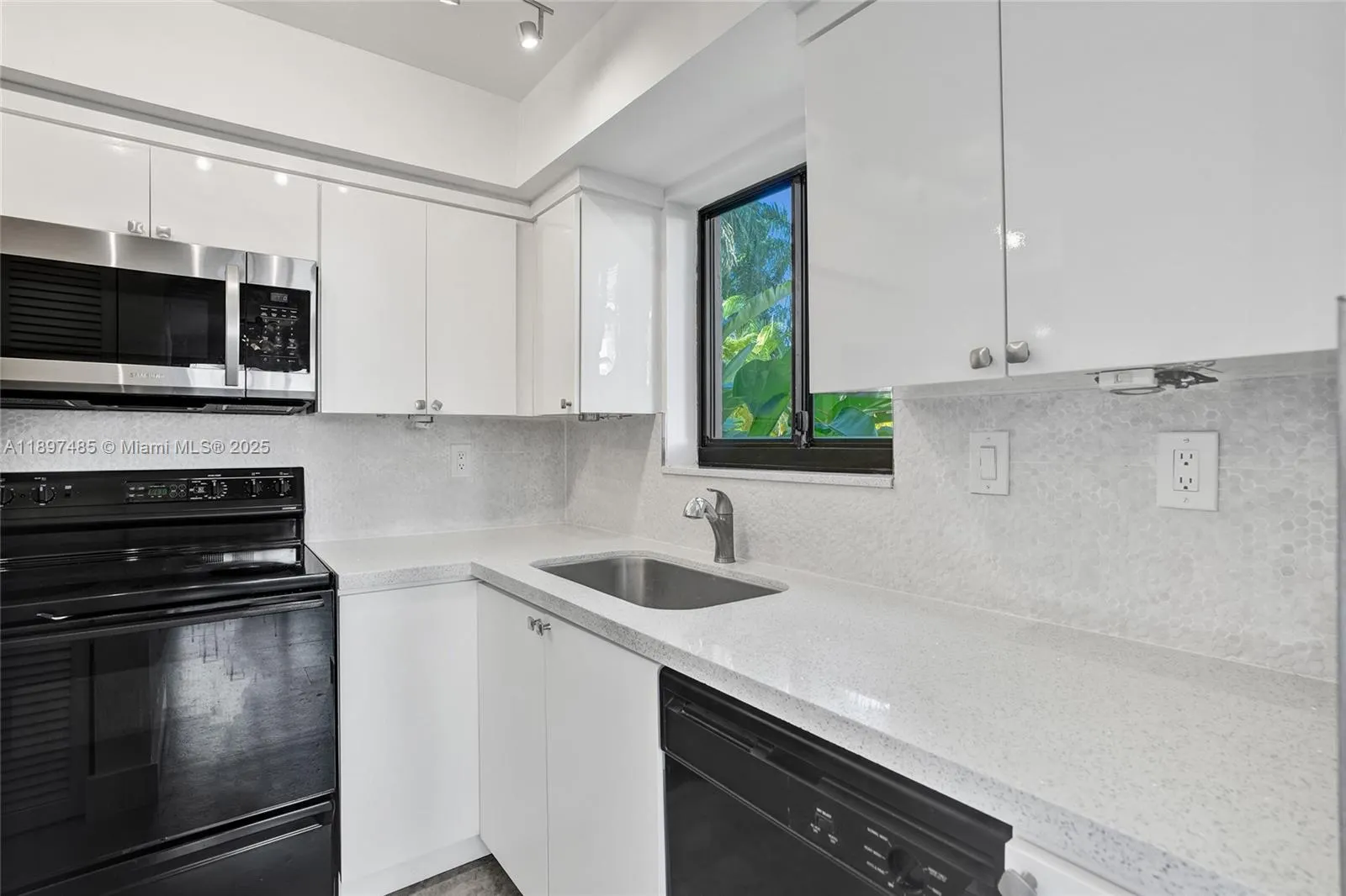 20332 NE 34th Ct, #26