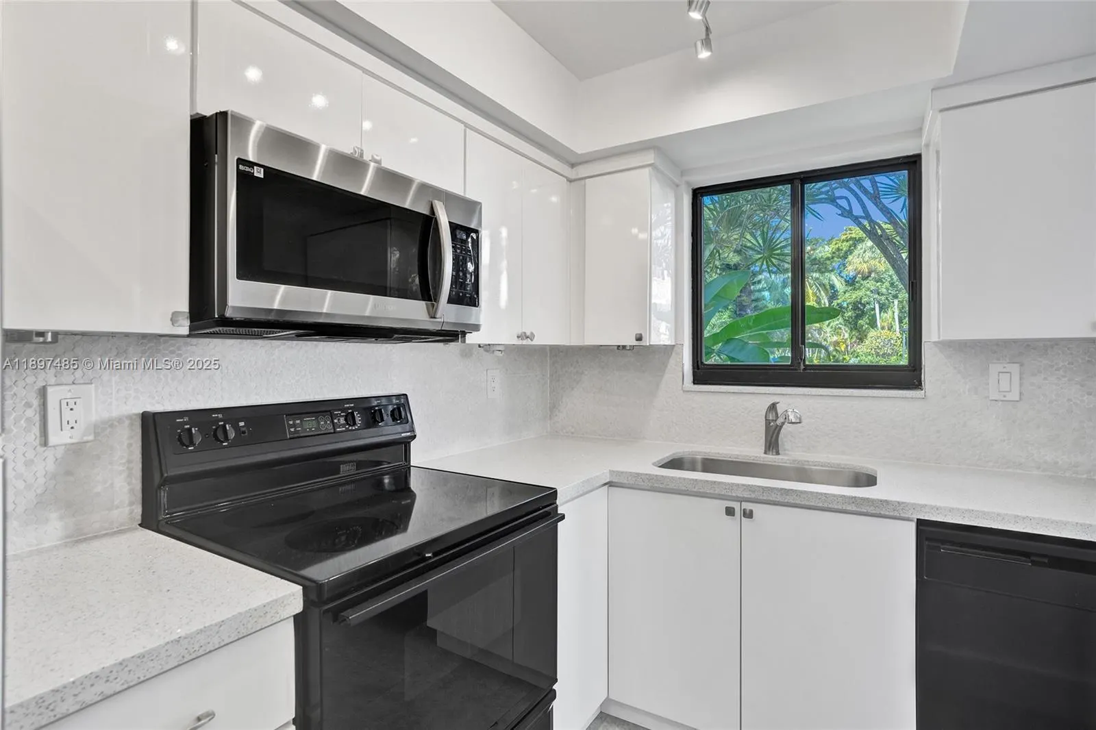 20332 NE 34th Ct, #26