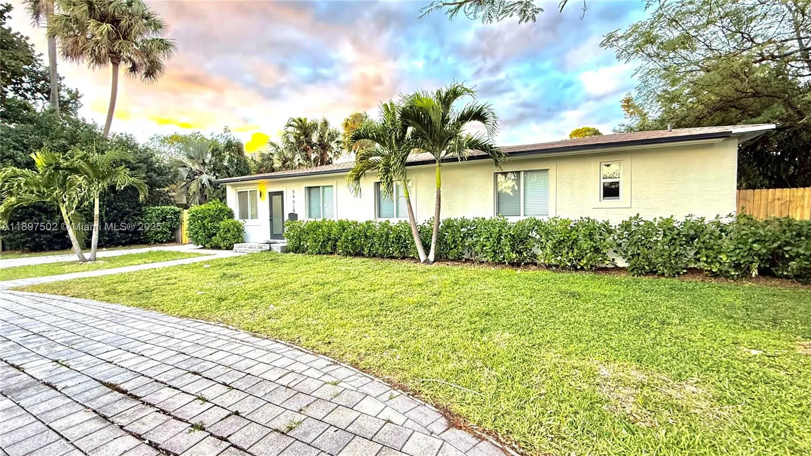 5401 W Broward Blvd