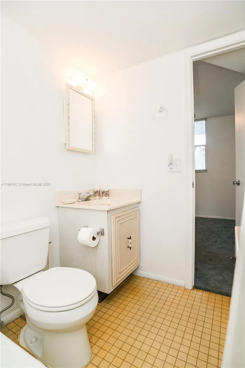 110 Royal Park Dr, #2H