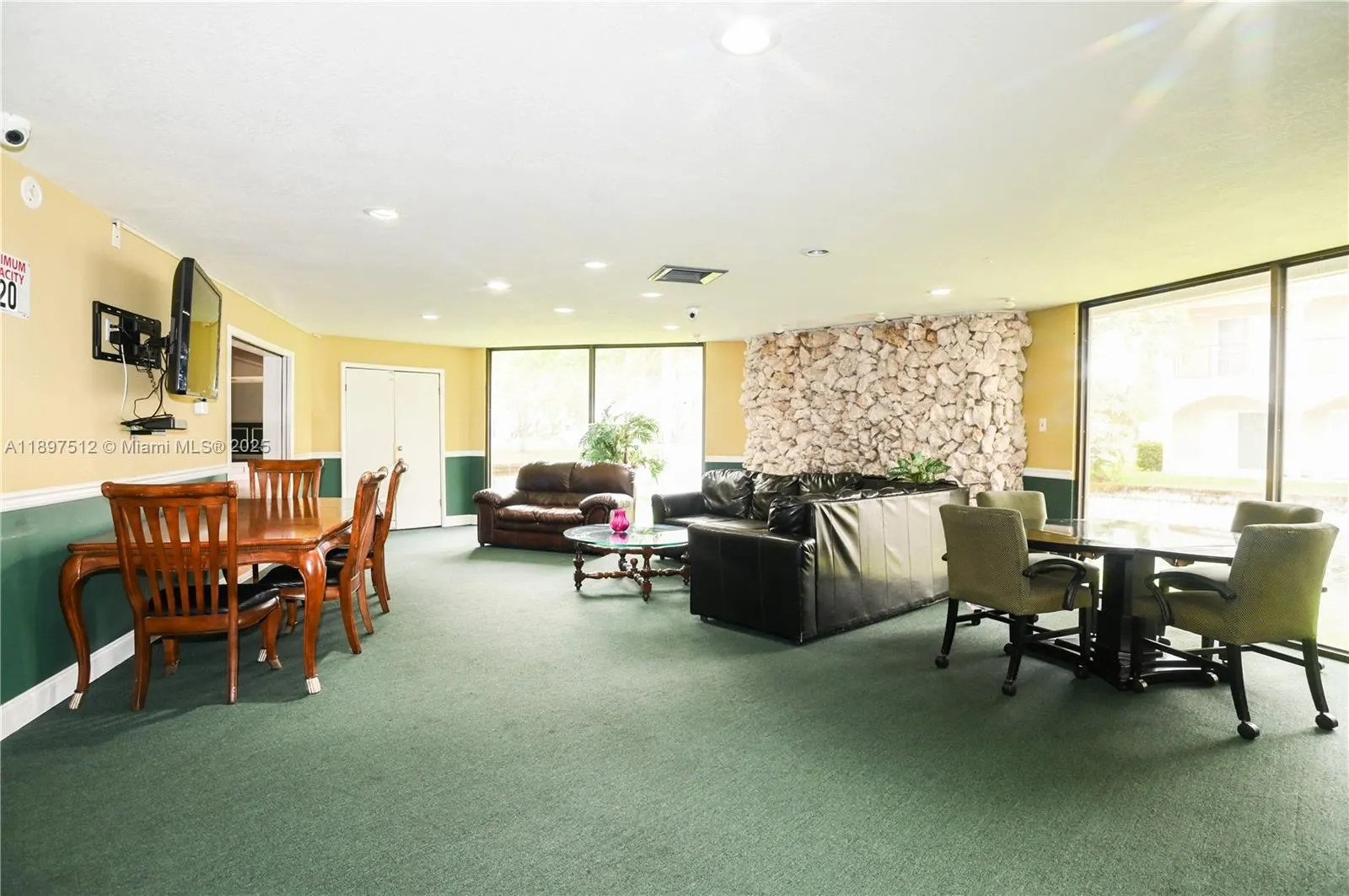110 Royal Park Dr, #2H