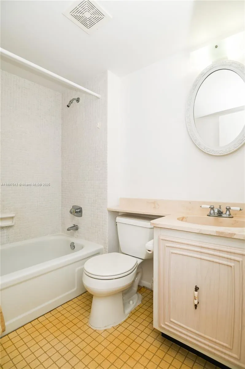 110 Royal Park Dr, #2H