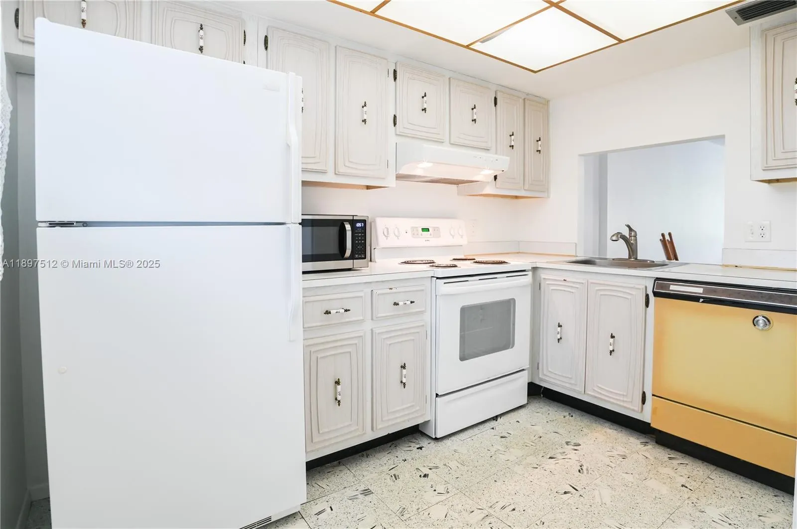 110 Royal Park Dr, #2H