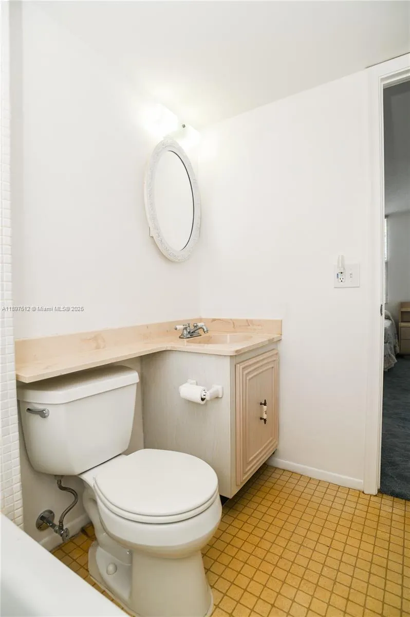 110 Royal Park Dr, #2H