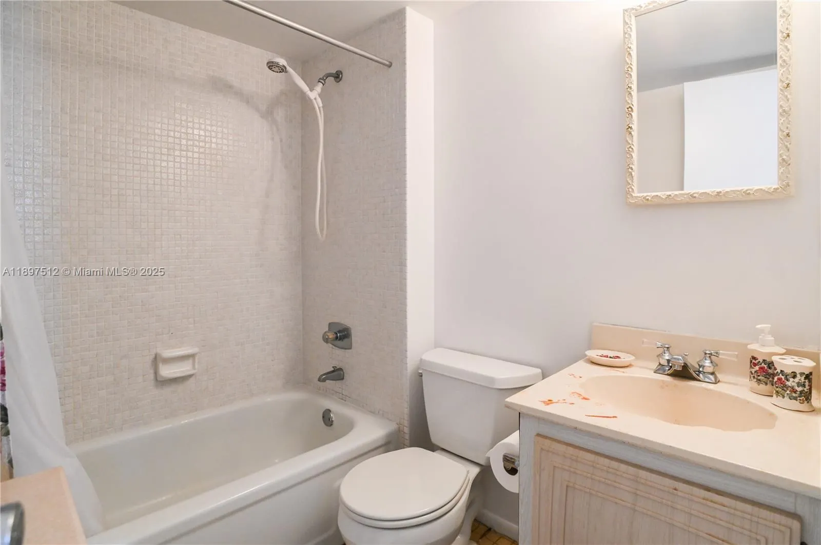 110 Royal Park Dr, #2H
