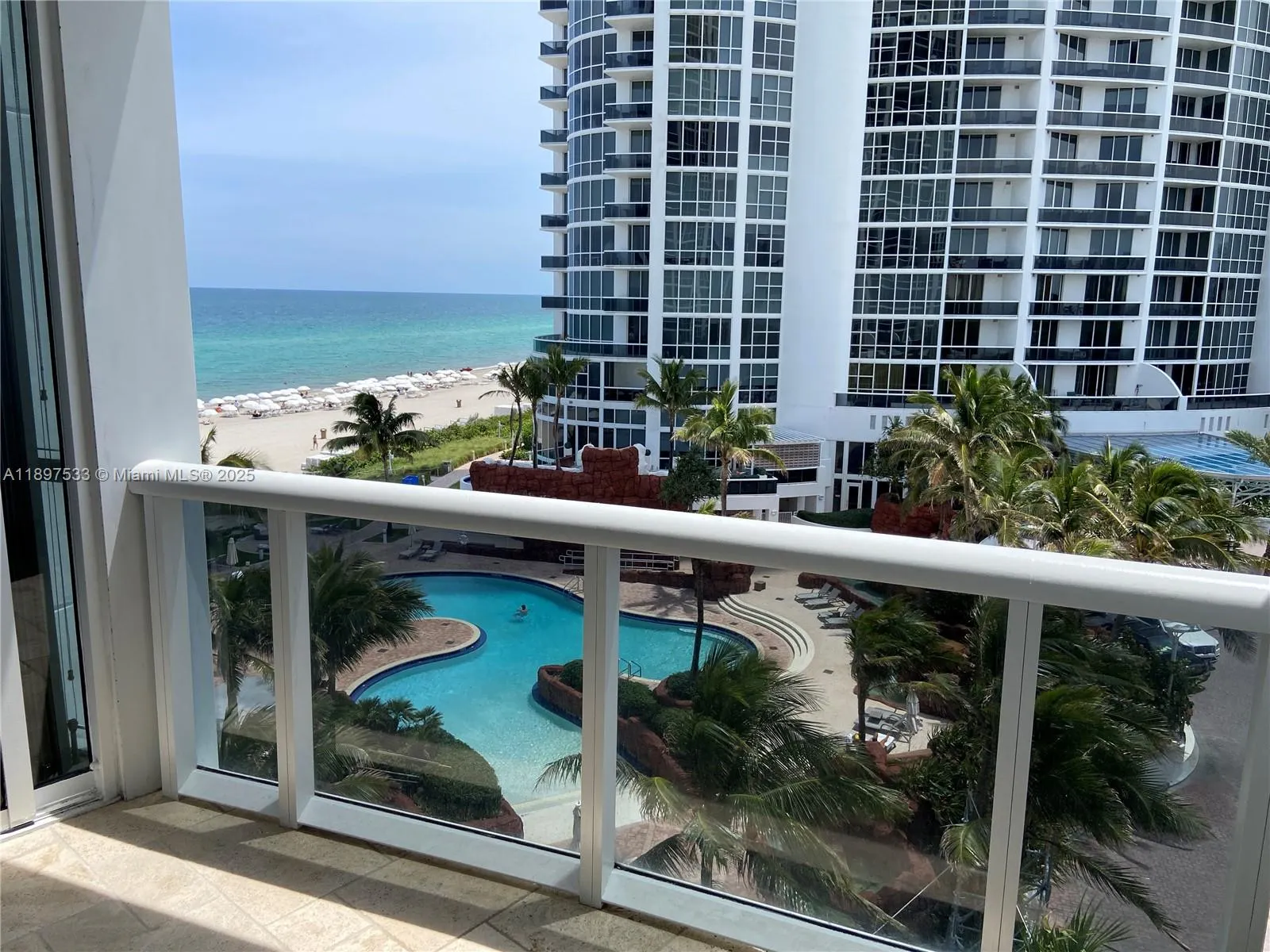 18201 Collins Ave, #708