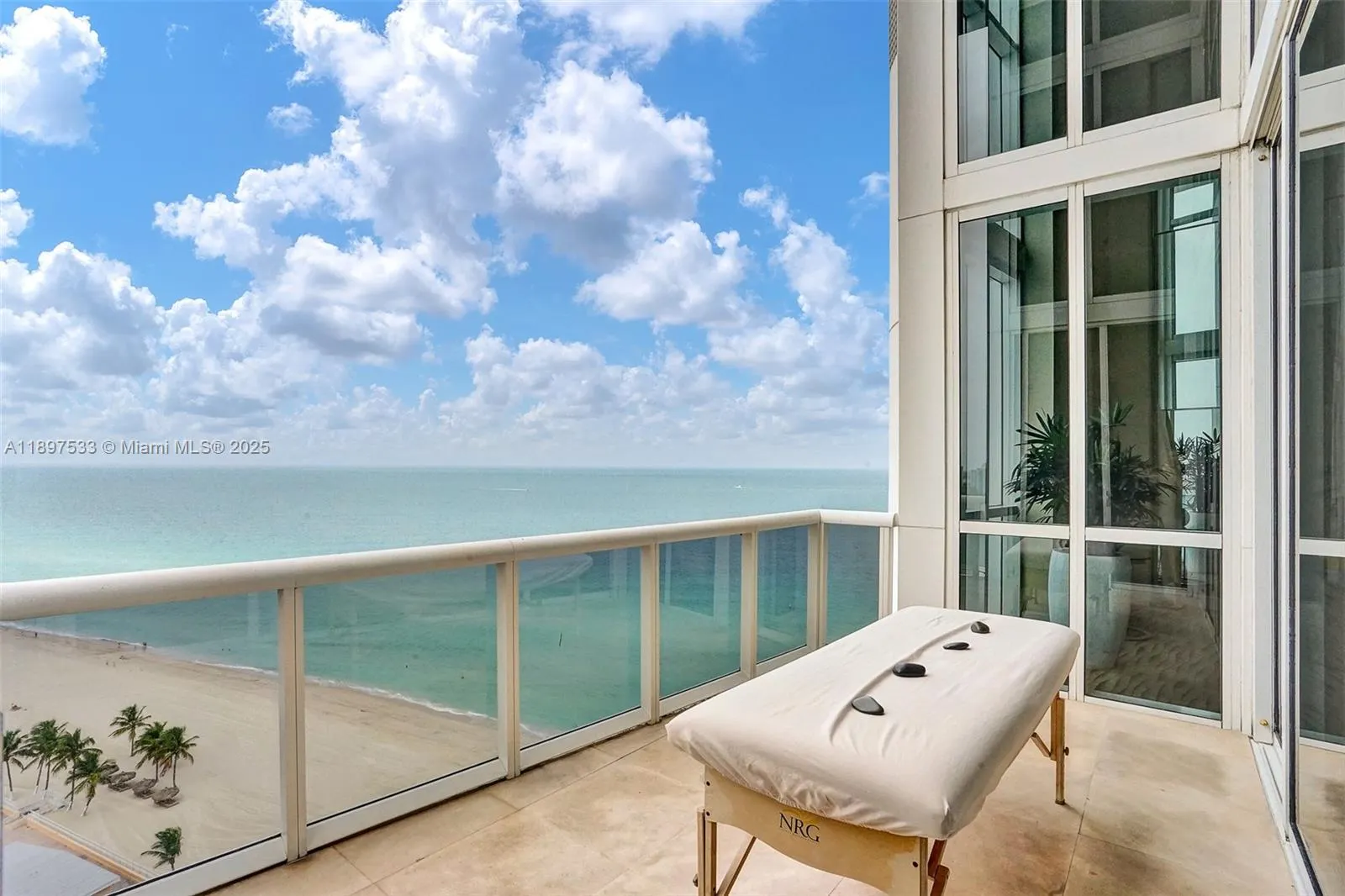 18201 Collins Ave, #708