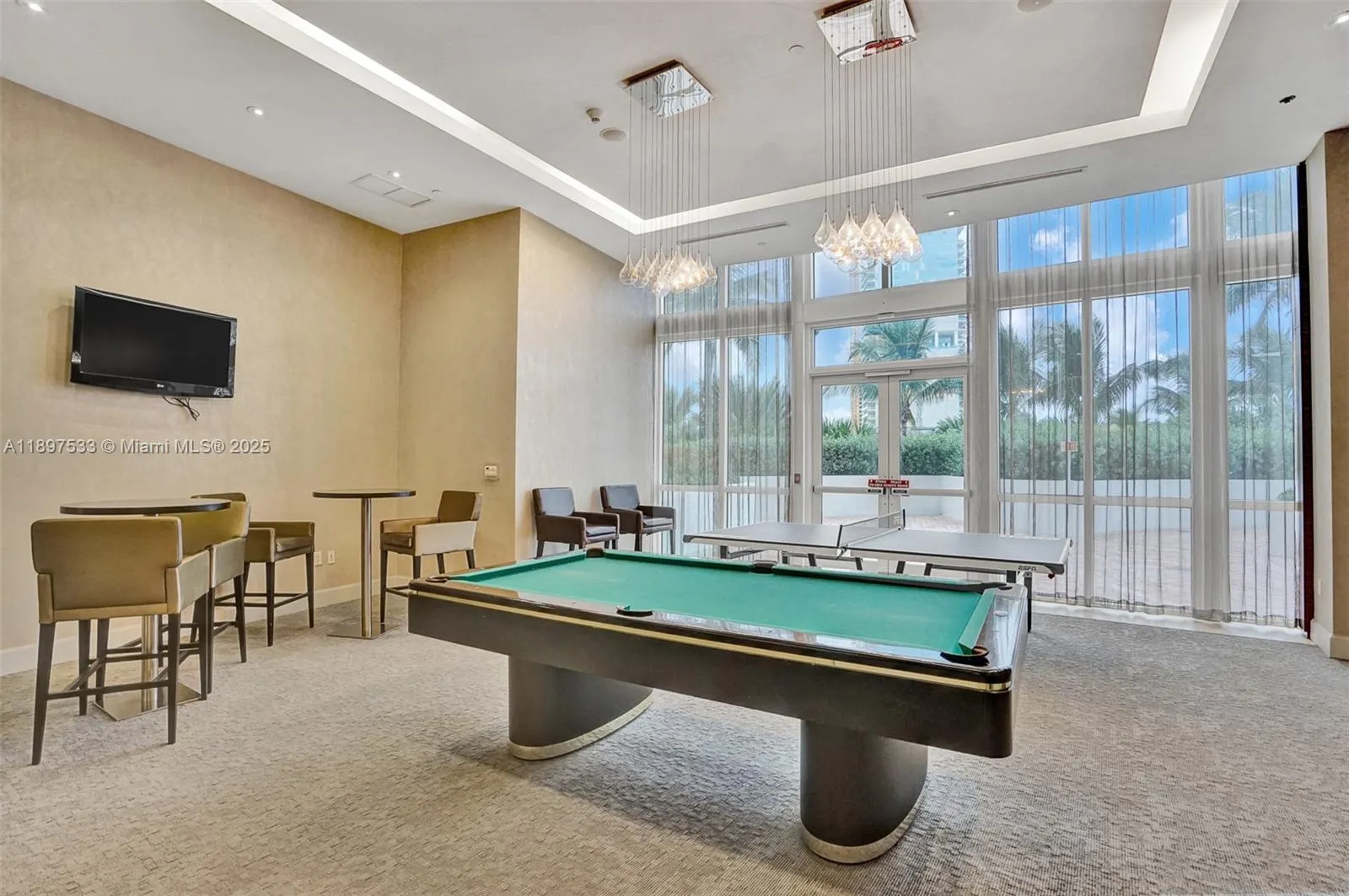 18201 Collins Ave, #708