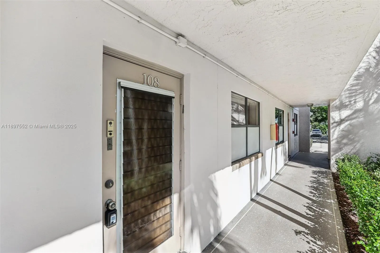 2981 N Nob Hill Rd, #108