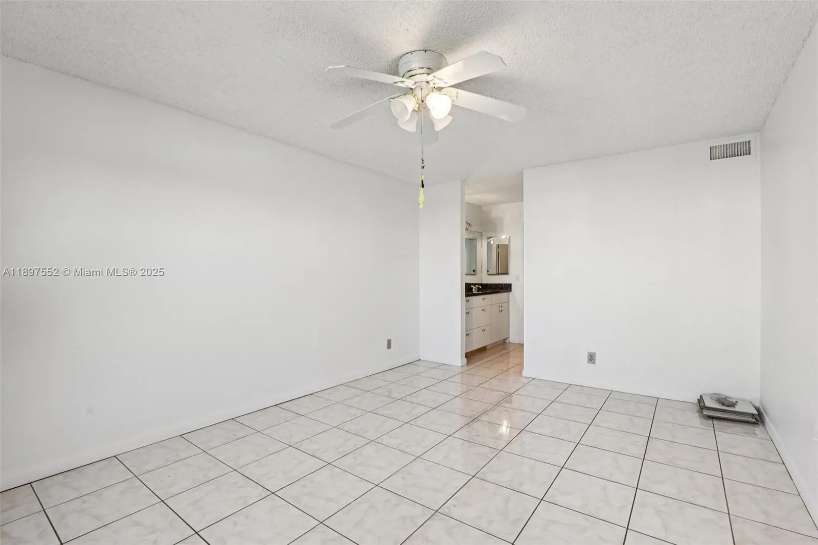 2981 N Nob Hill Rd, #108