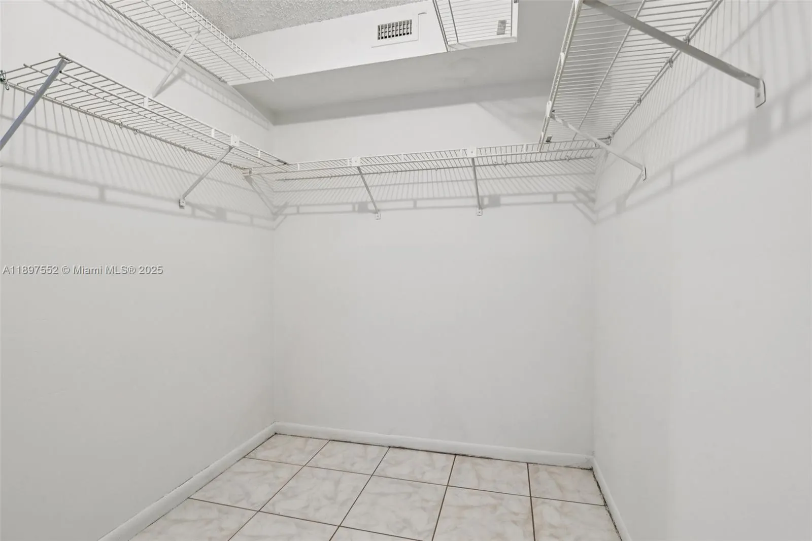 2981 N Nob Hill Rd, #108