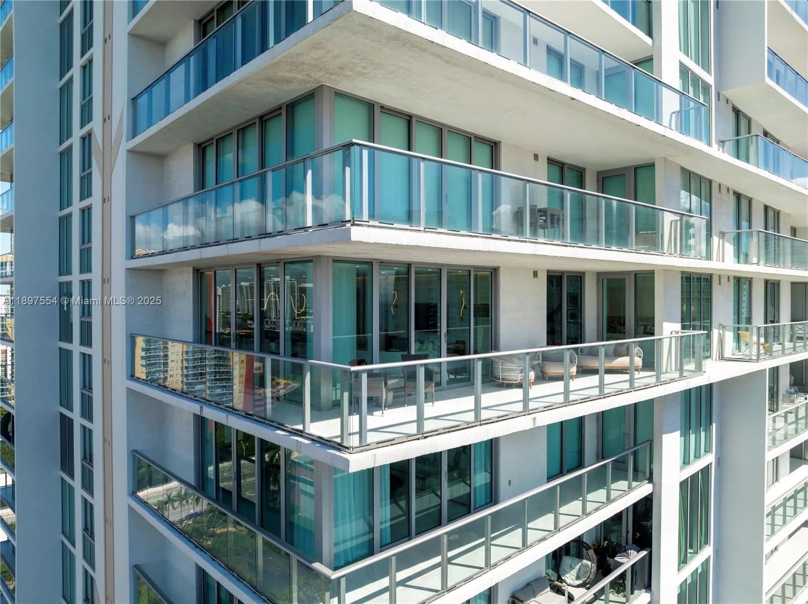 330 Sunny Isles Blvd, #5-1902