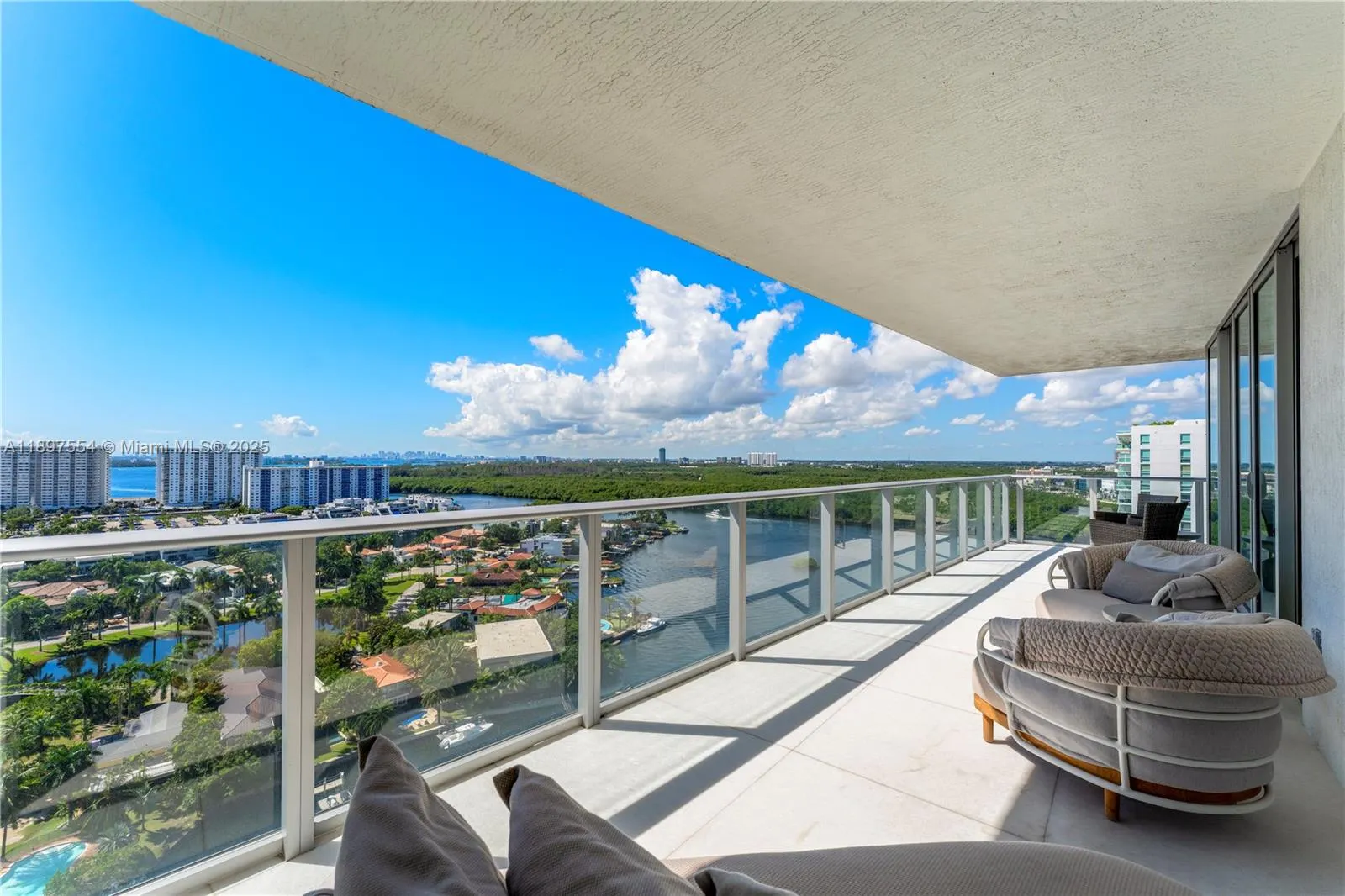 330 Sunny Isles Blvd, #5-1902