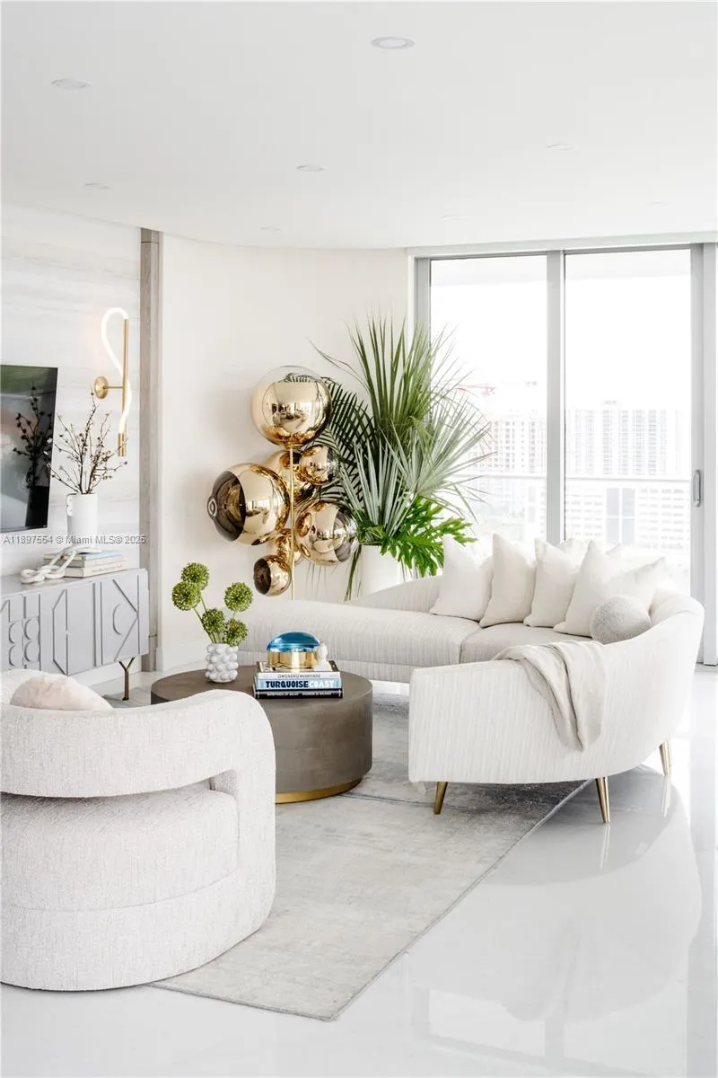 330 Sunny Isles Blvd, #5-1902