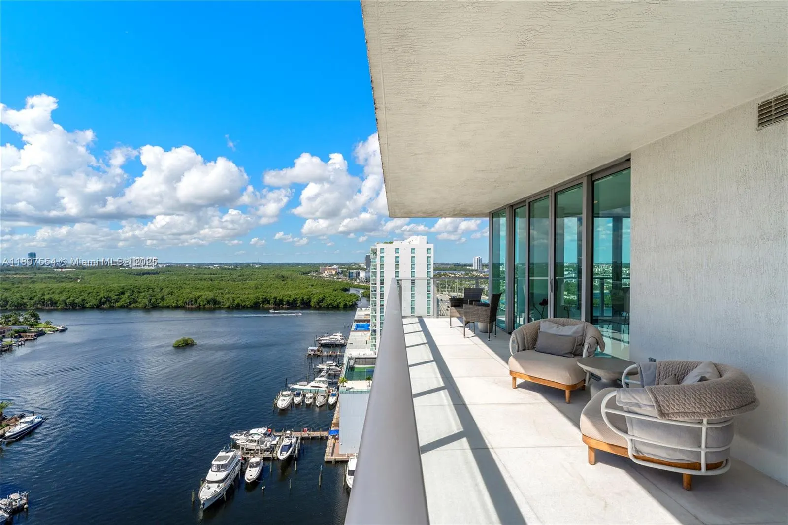 330 Sunny Isles Blvd, #5-1902
