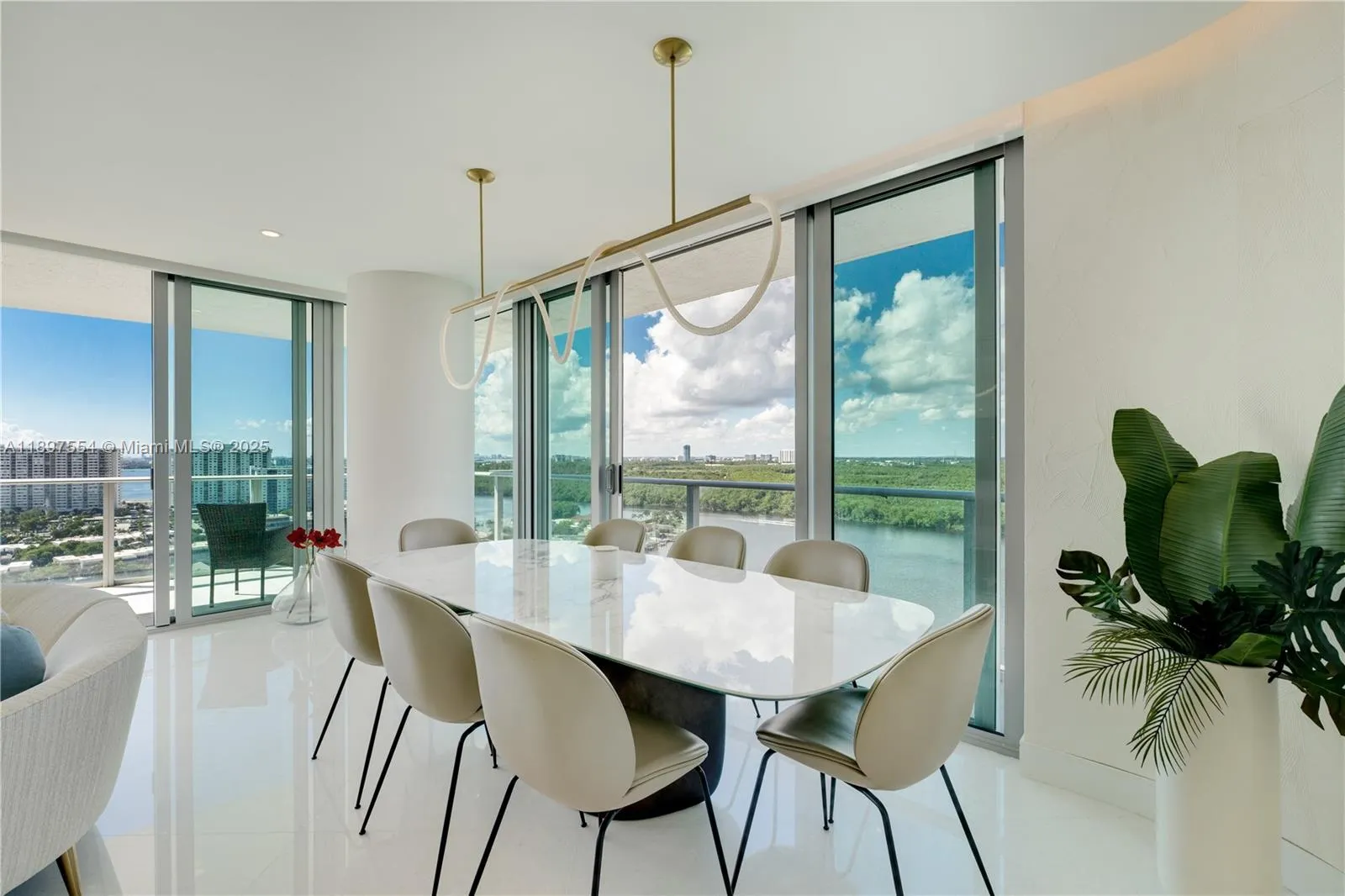 330 Sunny Isles Blvd, #5-1902