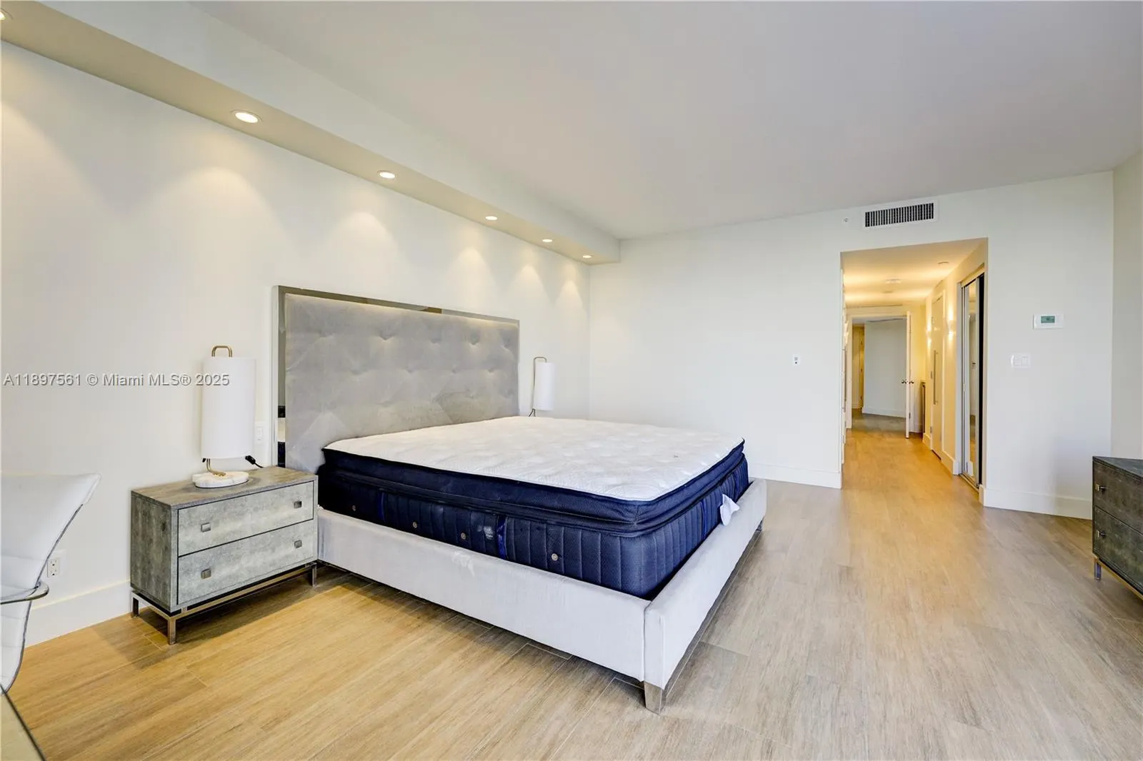 2800 ISLAND BL, #2904