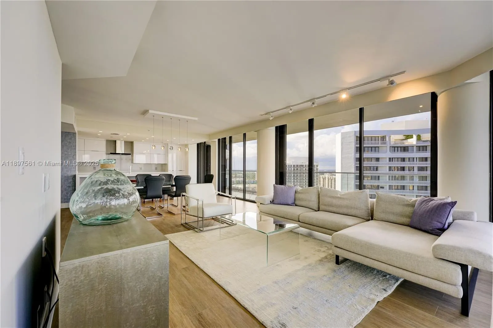 2800 ISLAND BL, #2904