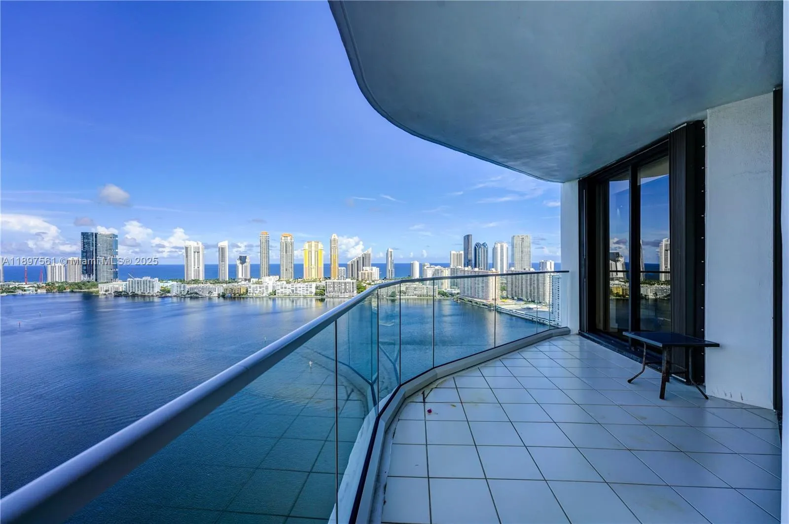 2800 ISLAND BL, #2904