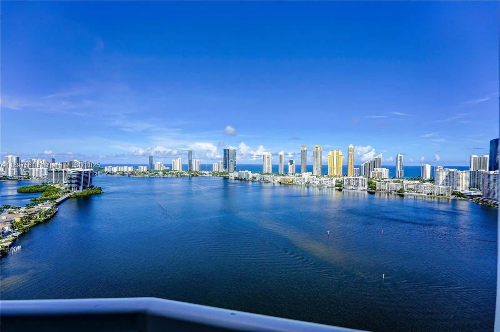 2800 ISLAND BL, #2904