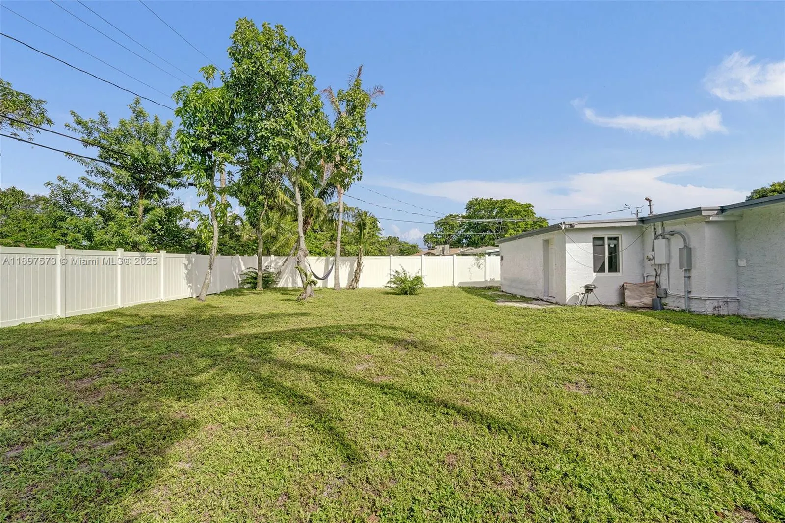 631 Arizona Ave
