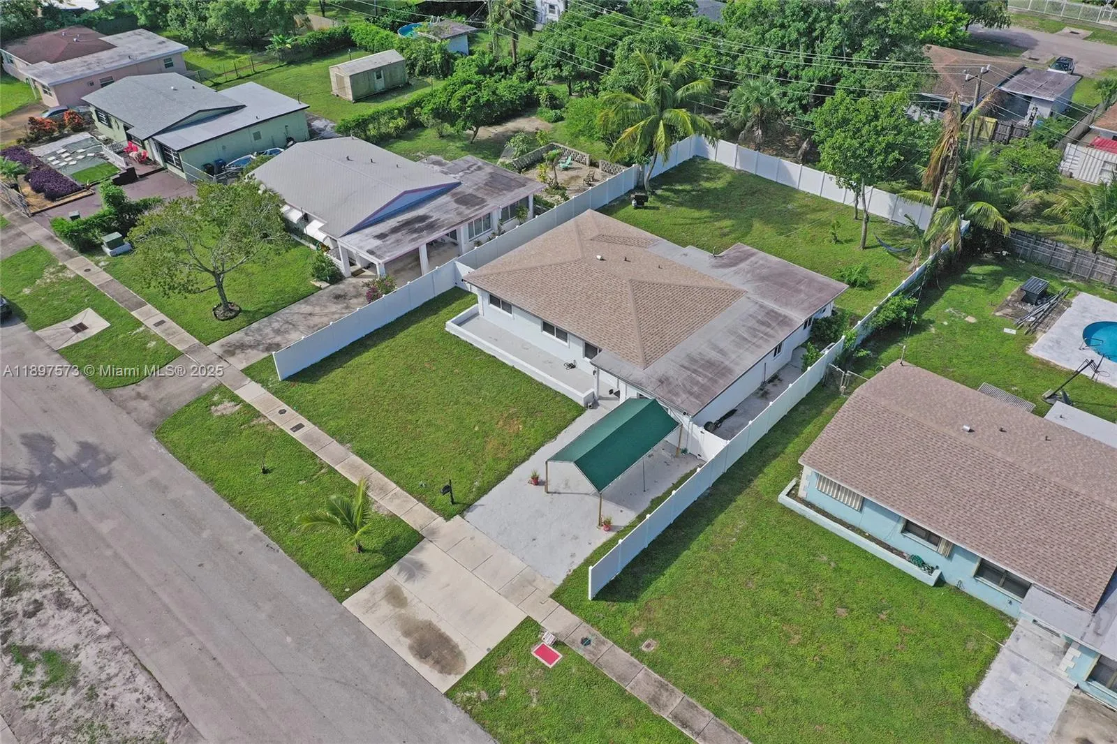 631 Arizona Ave