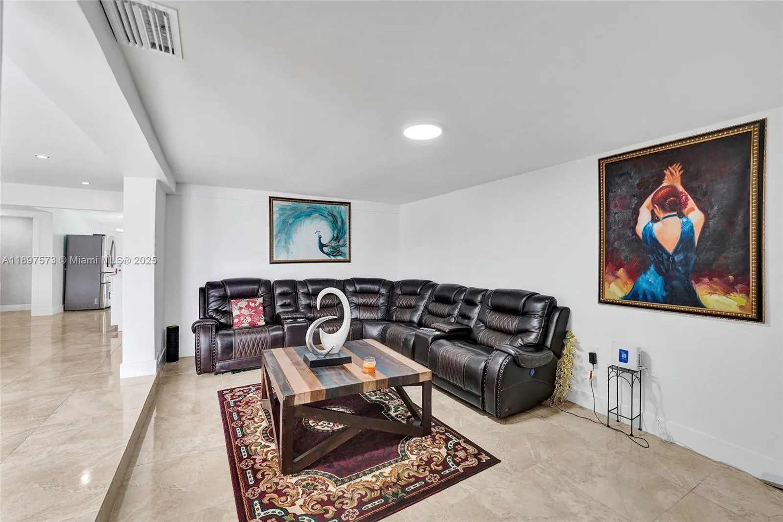 631 Arizona Ave