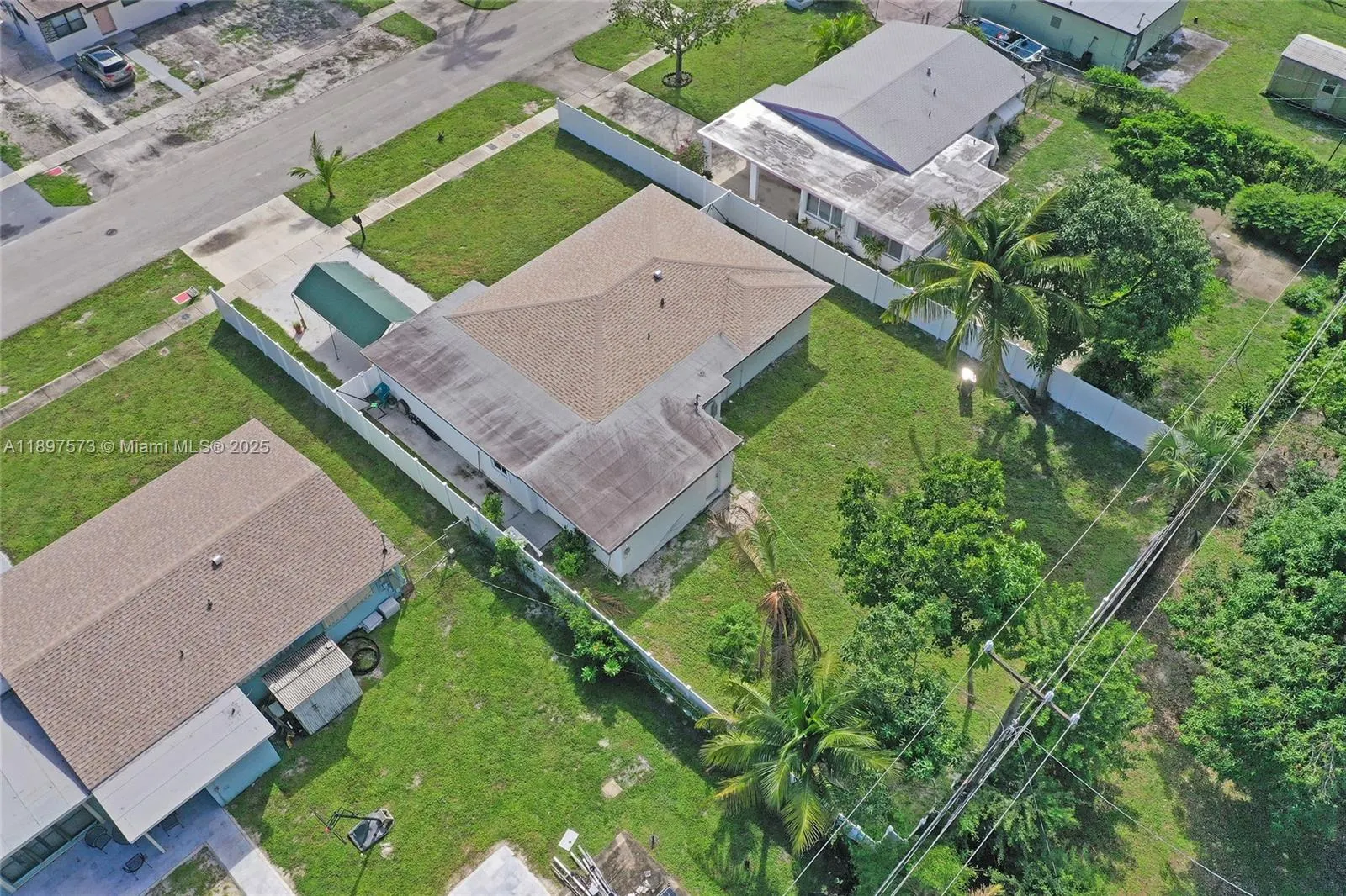 631 Arizona Ave