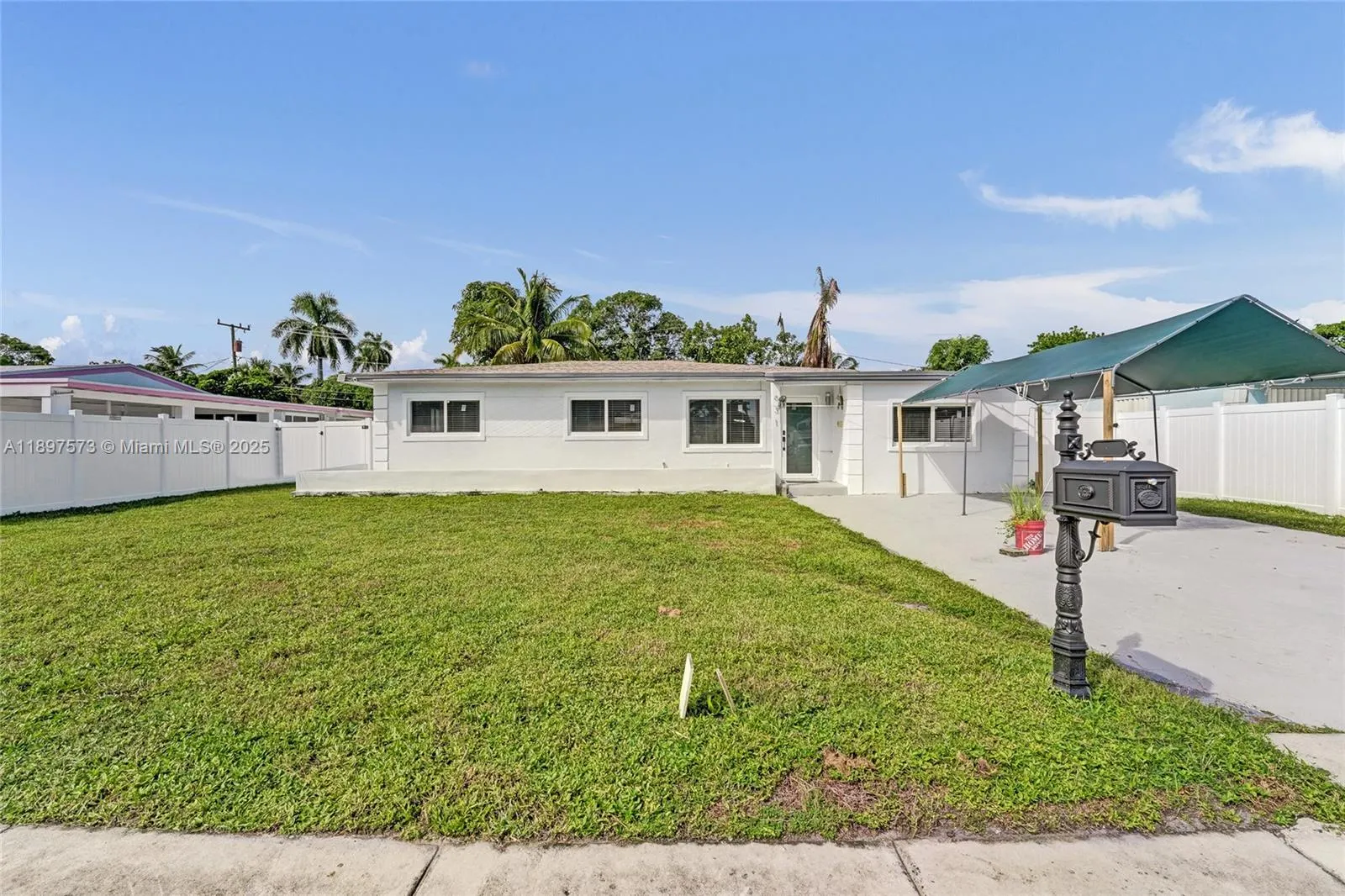 631 Arizona Ave