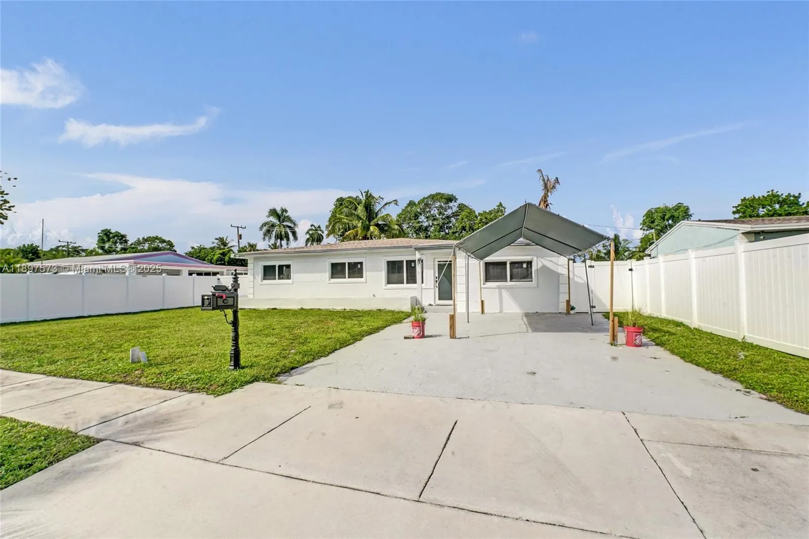 631 Arizona Ave