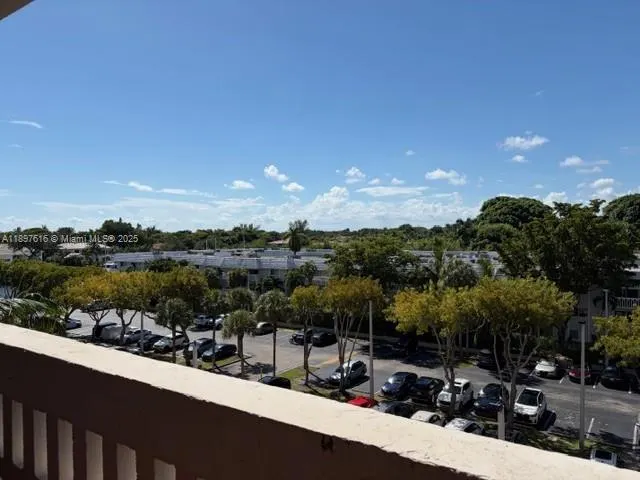 90 Edgewater Dr, #505